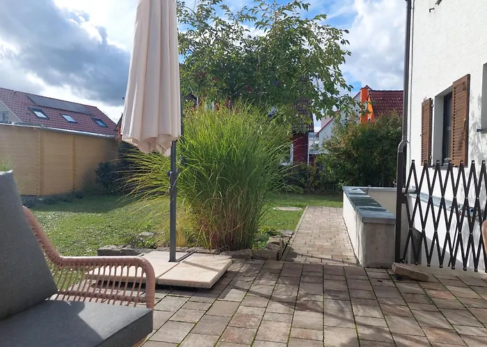 Familienfreundliche Mit Garten *