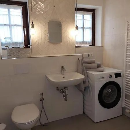 Familienfreundliche Mit Garten Apartment Cadolzburg