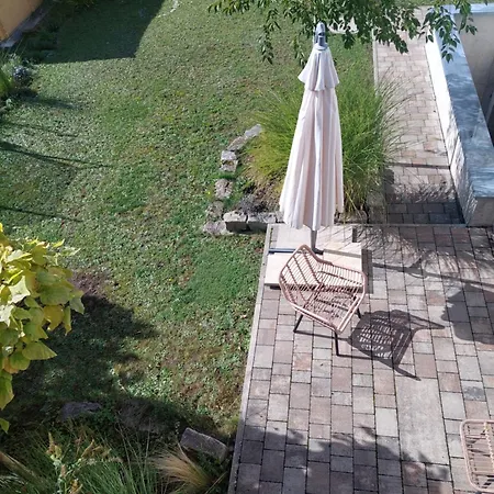 Familienfreundliche Mit Garten Apartment Cadolzburg